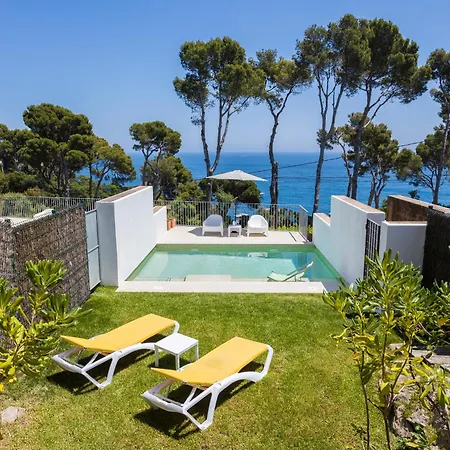 ヴィラ Family Beachfront With Private Pool